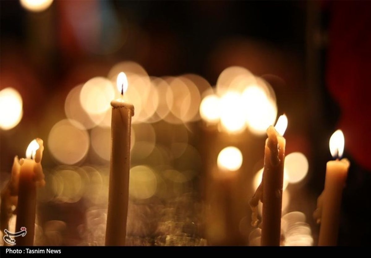 دانش‌آموزان اهوازی برای شهدای مدافع وطن شمع روشن کردند
