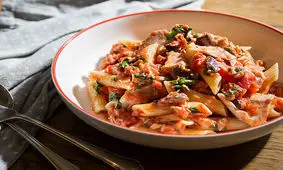 آموزش مرحله به مرحله تهیه پاستا ایتالیایی تن ماهی