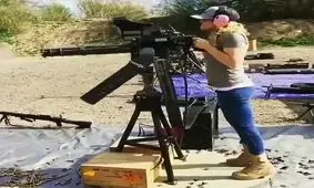 تیر اندازی با مینی گان
