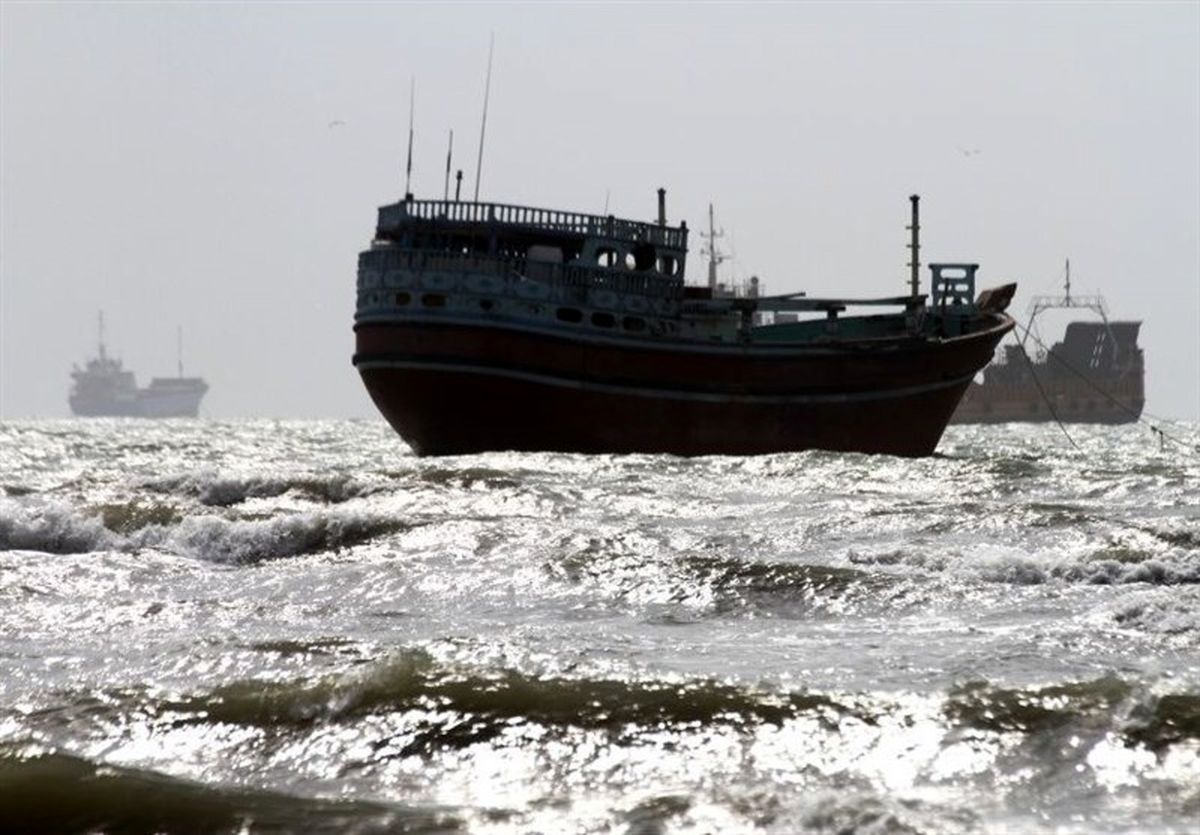 خلیج‌فارس در استان بوشهر مواج و متلاطم می‌شود