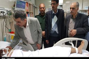سخنگوی وزارت بهداشت از مصدومین حادثه تروریستی زاهدان عیادت کرد+ تصاویر