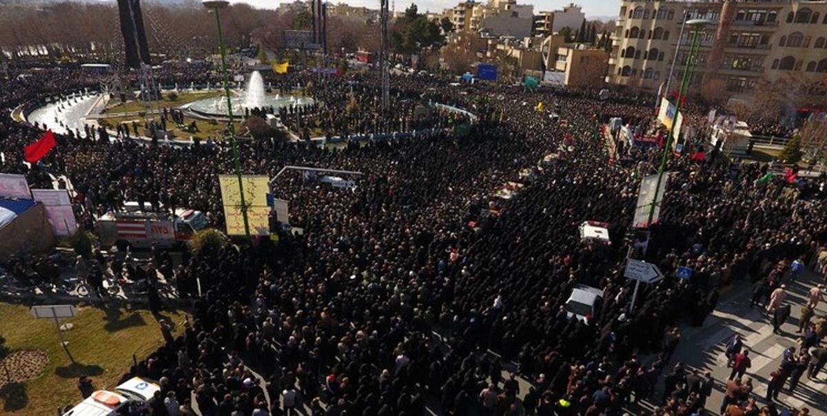 با حضور اقشار مختلف مردم:مراسم تشییع شهدای حادثه تروریستی در اصفهان برگزار شد