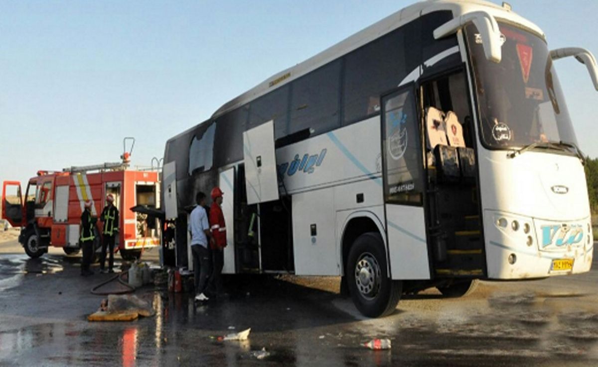 آتش سوزی اتوبوس مسافران در ایلام
