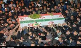 پیکر شهید علی خادمی در خمینی‌شهر تشییع شد + تصاویر