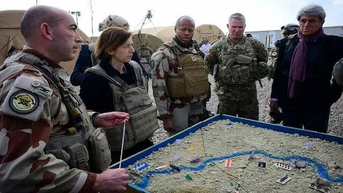 ارتش فرانسه یکی از افسران خود را به دلیل انتقاد از عملیات ائتلاف آمریکا در سوریه مجازات می‌کند