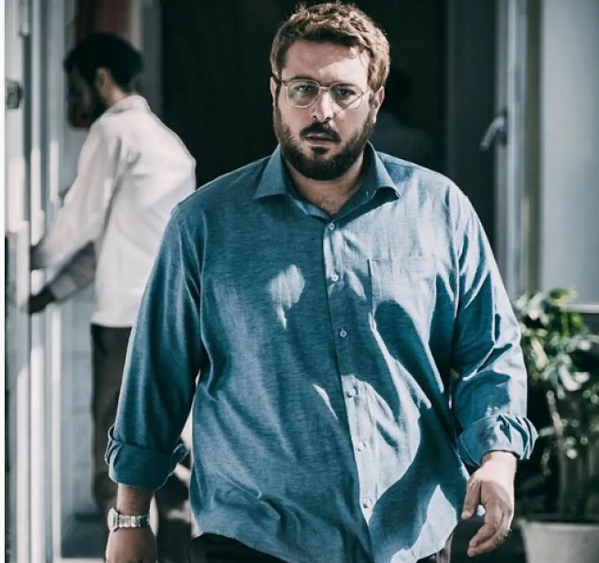 فیلمی جالب از پشت صحنه «ماجرای نیمروز: ردخون»/وقتی باد ماشین را می‌برد