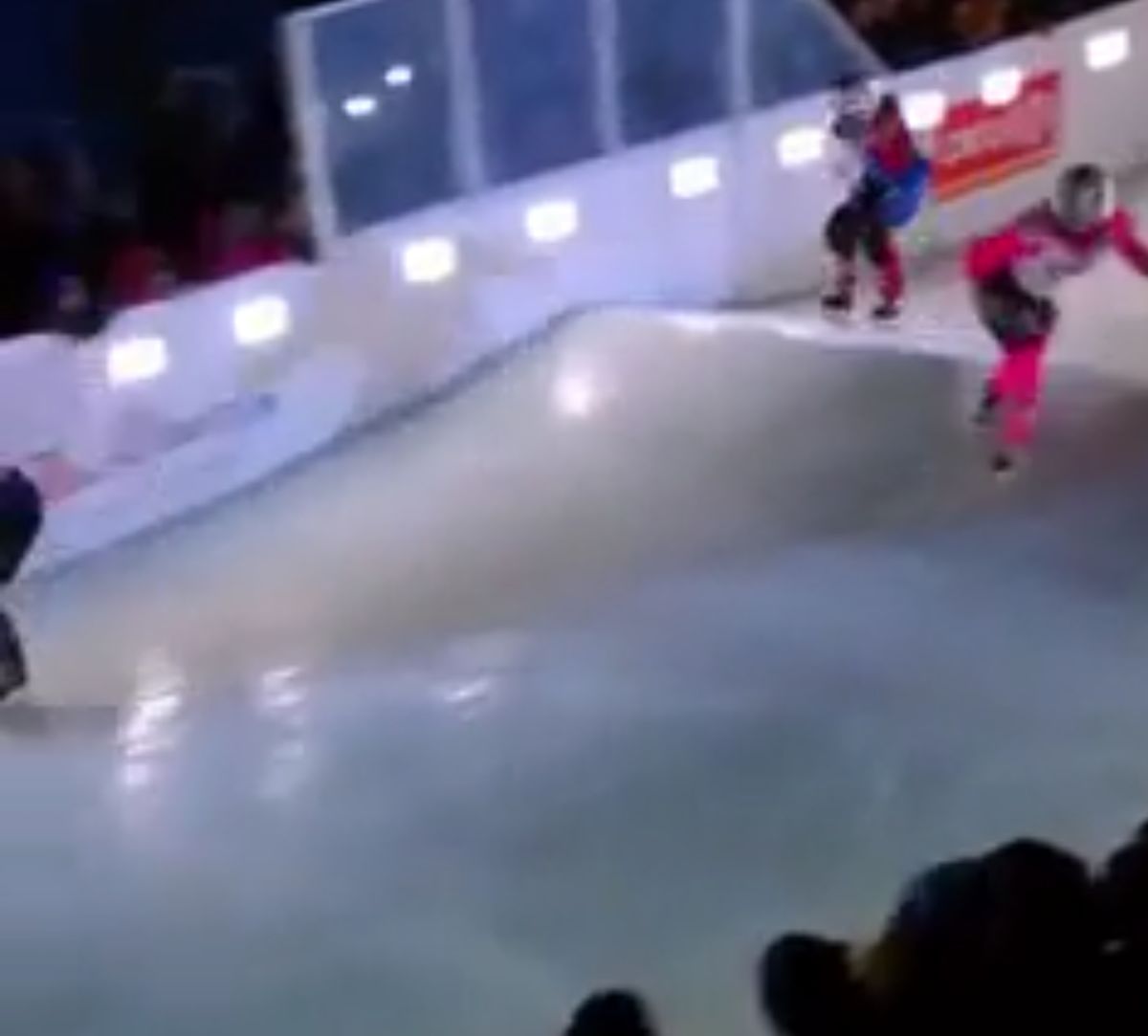 مسابقات اسکی سرعت روی یخ