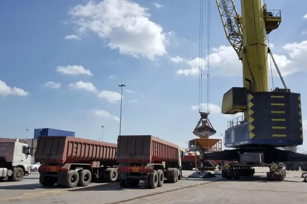 تخلیه بار کشتی کاپیتان ج در بندر ماهشهر+ عکس