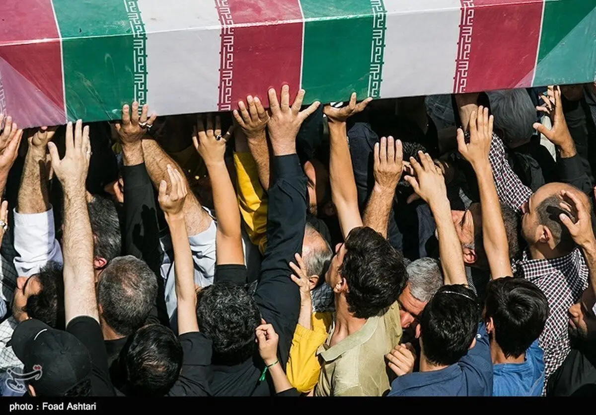 پیکر مطهر شهید حادثه تروریستی نیکشهر در زاهدان تشییع شد