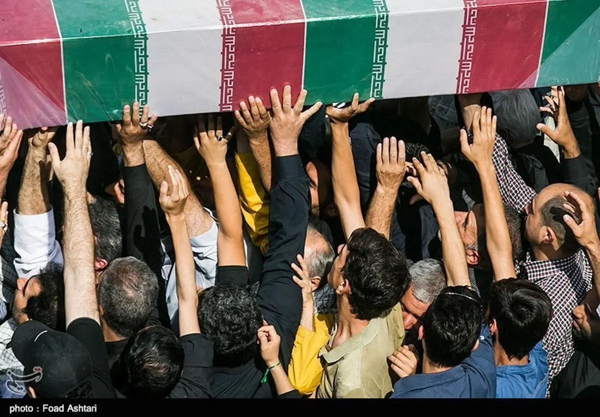 پیکر مطهر شهید حادثه تروریستی نیکشهر در زاهدان تشییع شد