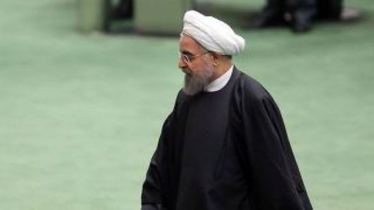 نام 10 نمايندهای که طرح عدم كفايت رئيسجمهور را امضا كردند/ كوليوند: برخي به دنبال اين هستند كه هميشه روي آنتن باشند/ بايد وحدت كشور را حول محور رهبري حفظ كنيم