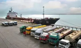 پهلوگیری محموله ۵۵ هزار تنی کنجاله سویا از هندوستان در بندر امام خمینی