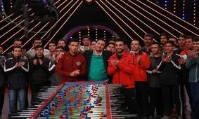 چرا امیرحسین رستمی مجری شد؟