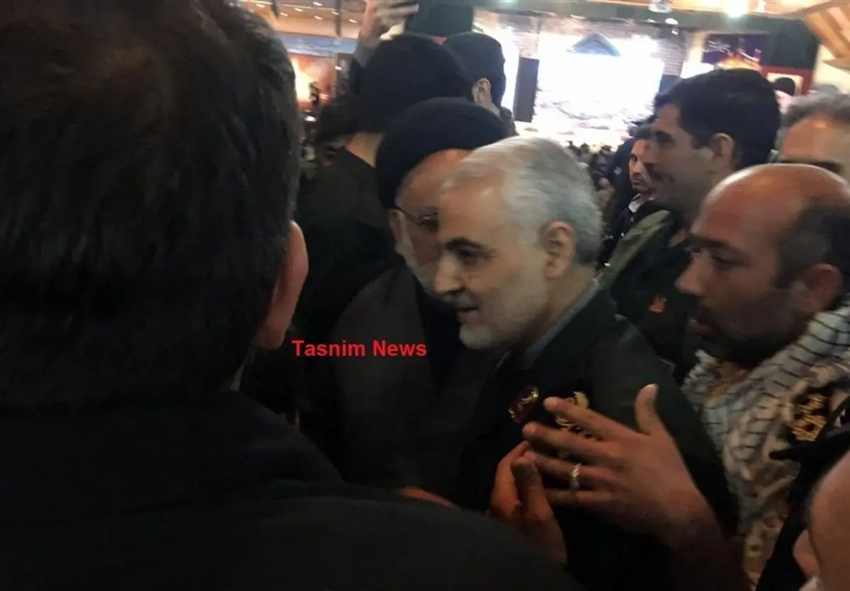حضور سردار سلیمانی در مراسم گرامیداشت شهدای حادثه تروریستی زاهدان + عکس