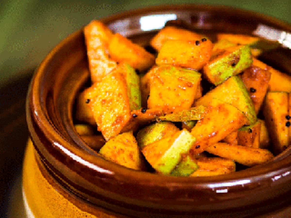 طرز تهیه ترشی بِه خوش عطر و بو
