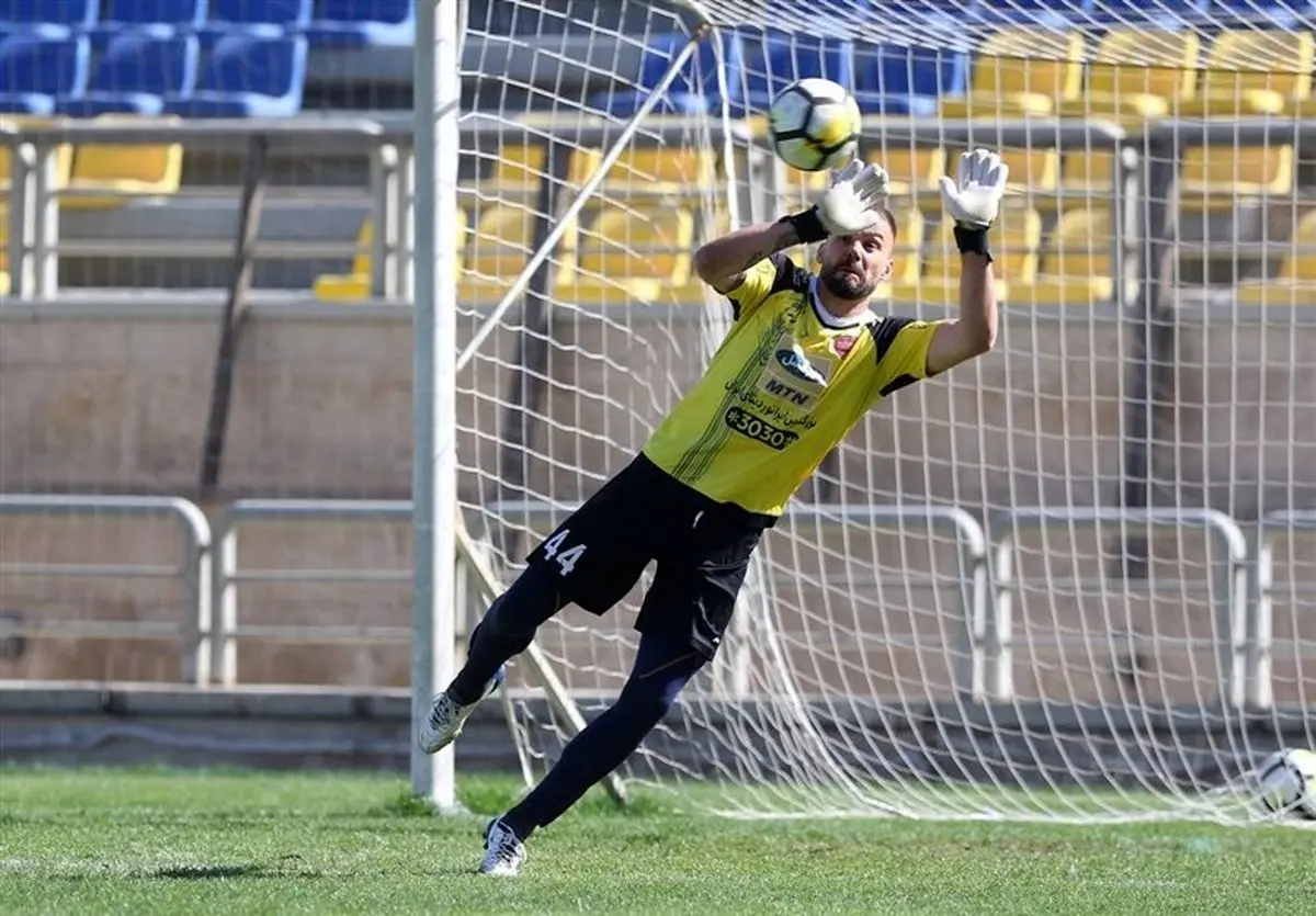 دروازه‌بان پرسپولیس بازی با نفت مسجدسلیمان را از دست داد