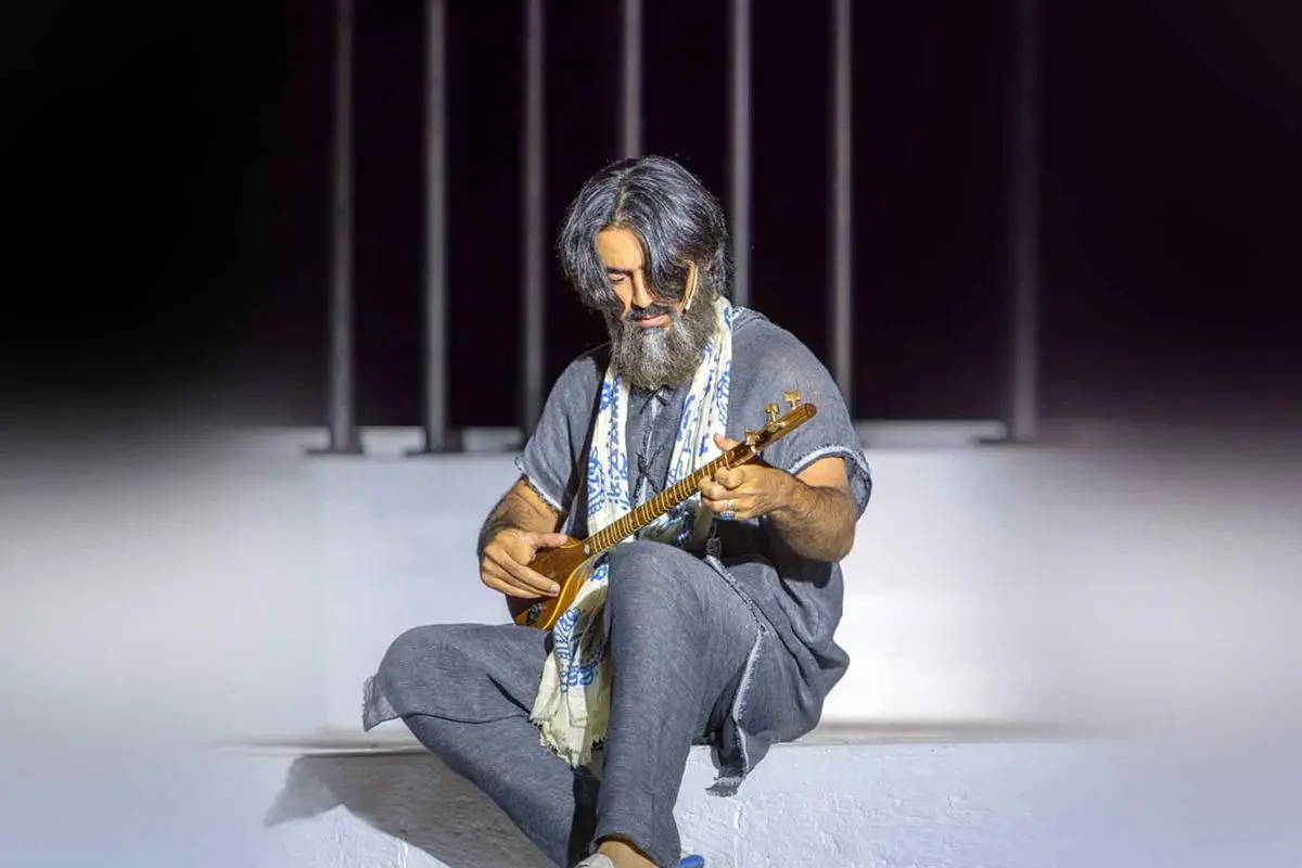 «پرواز همای» در برنامه اختیاریه: شهدا تنها کسانی بودند که کمک کردند به صحنه بازگردم