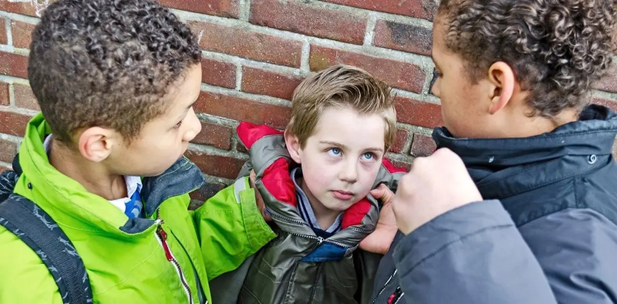 با بچه‌هایی که دست بزن دارند چه کنیم؟