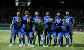 ورود آبی‌پوشان به زمین و تشویق هواداران