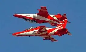 سقوط دو هواپیما پس از تصادف با یکدیگر + فیلم