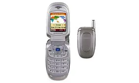 پرطرفدار‌ترین گوشی‌های تاشو نوستالژیک