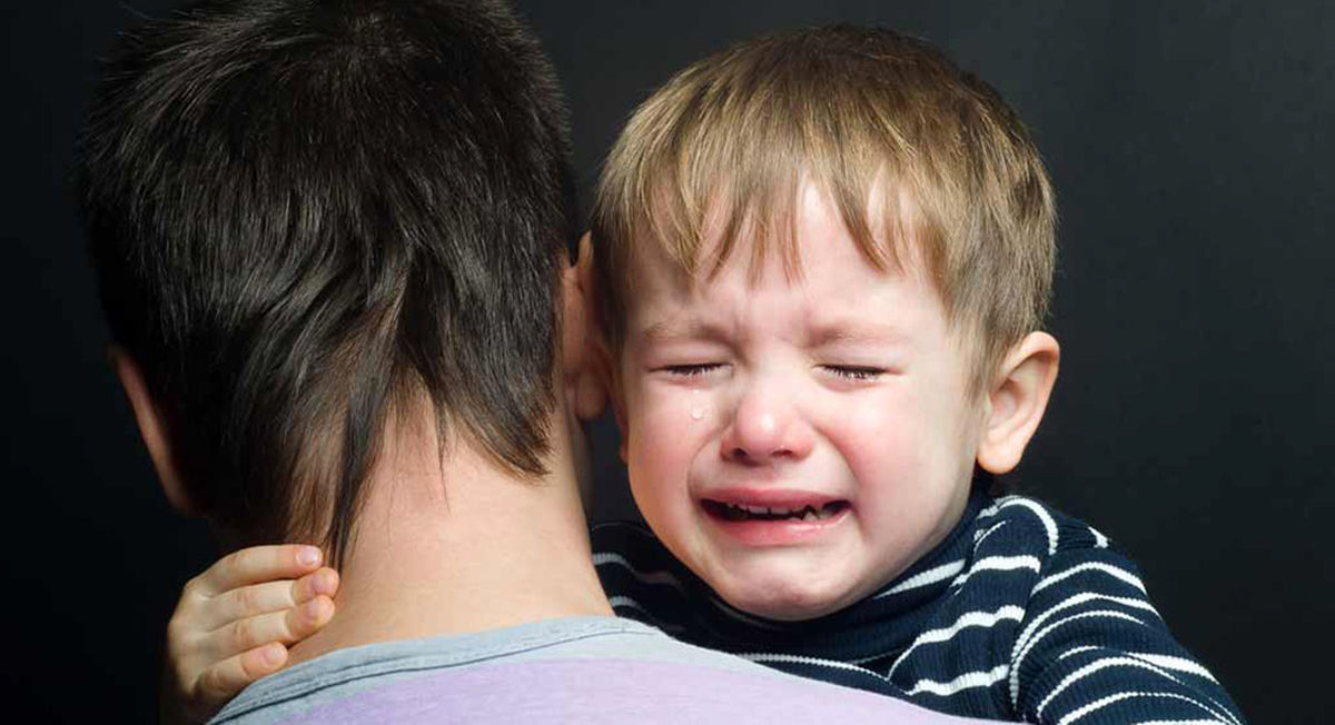 چگونه با بهانهگیری کودکان هنگام خرید مقابله کنیم؟