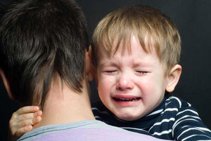 چگونه با بهانه‌گیری کودکان هنگام خرید مقابله کنیم؟