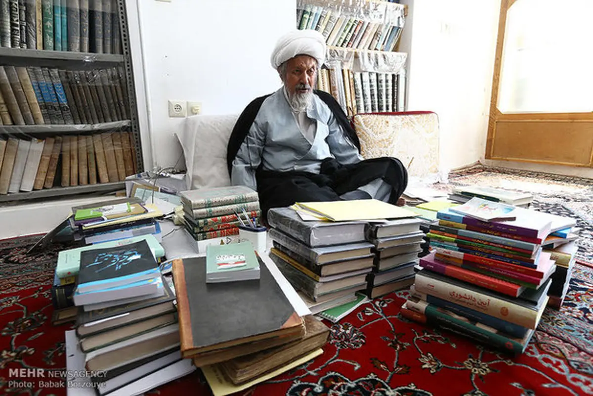 آیت الله مومن دار فانی را وداع گفت