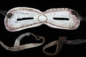 عینک آفتابی عجیب در قرن نوزدهم