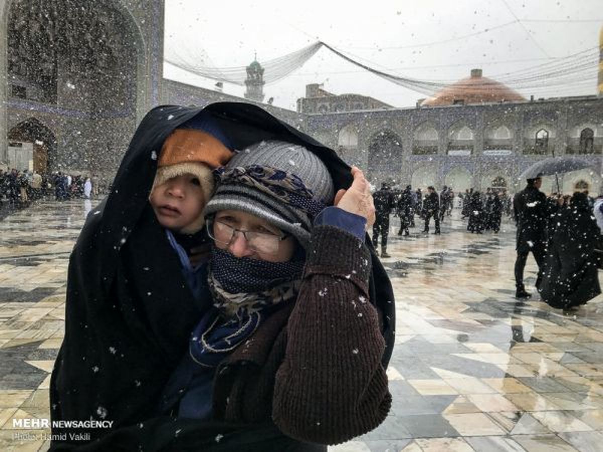 برف در حرم امام رضا(ع) +عکس