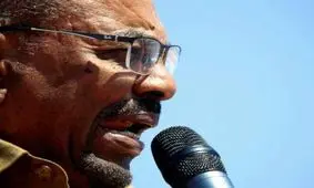 عمر البشیر : یک سال دیگر قدرت را ترک می‌کنم