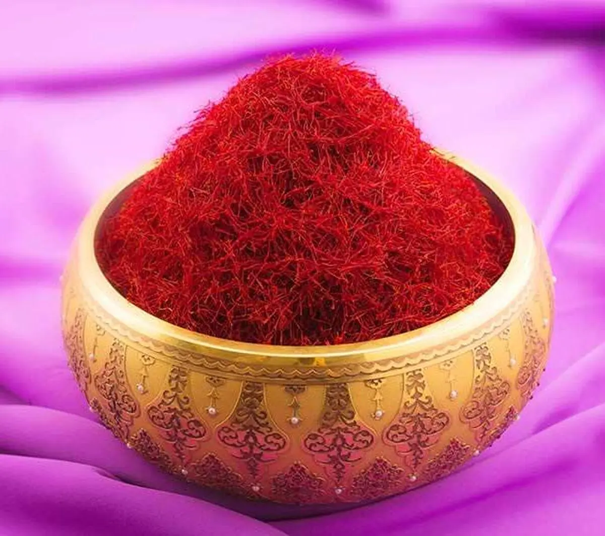 مزایا و معایب عرضه زعفران در بورس کالا/ کمک بورس به ارتقای کیفی محصول زعفران