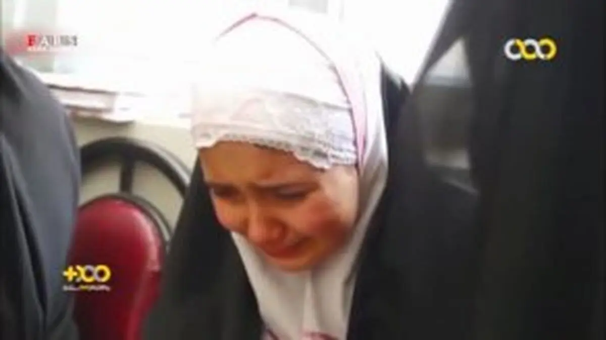 لحظه‌ی خبر دادن شهادت پدر به دخترش توسط مدیر مدرسه+ویدئو