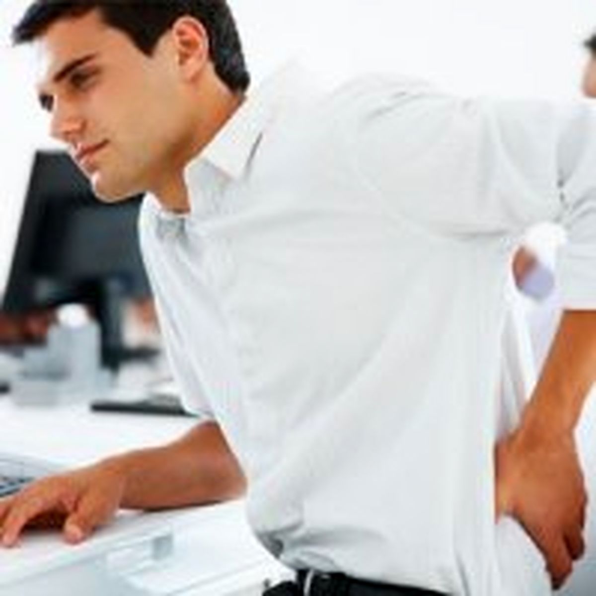 کمردرد مزاحم از کجا میآید؟
