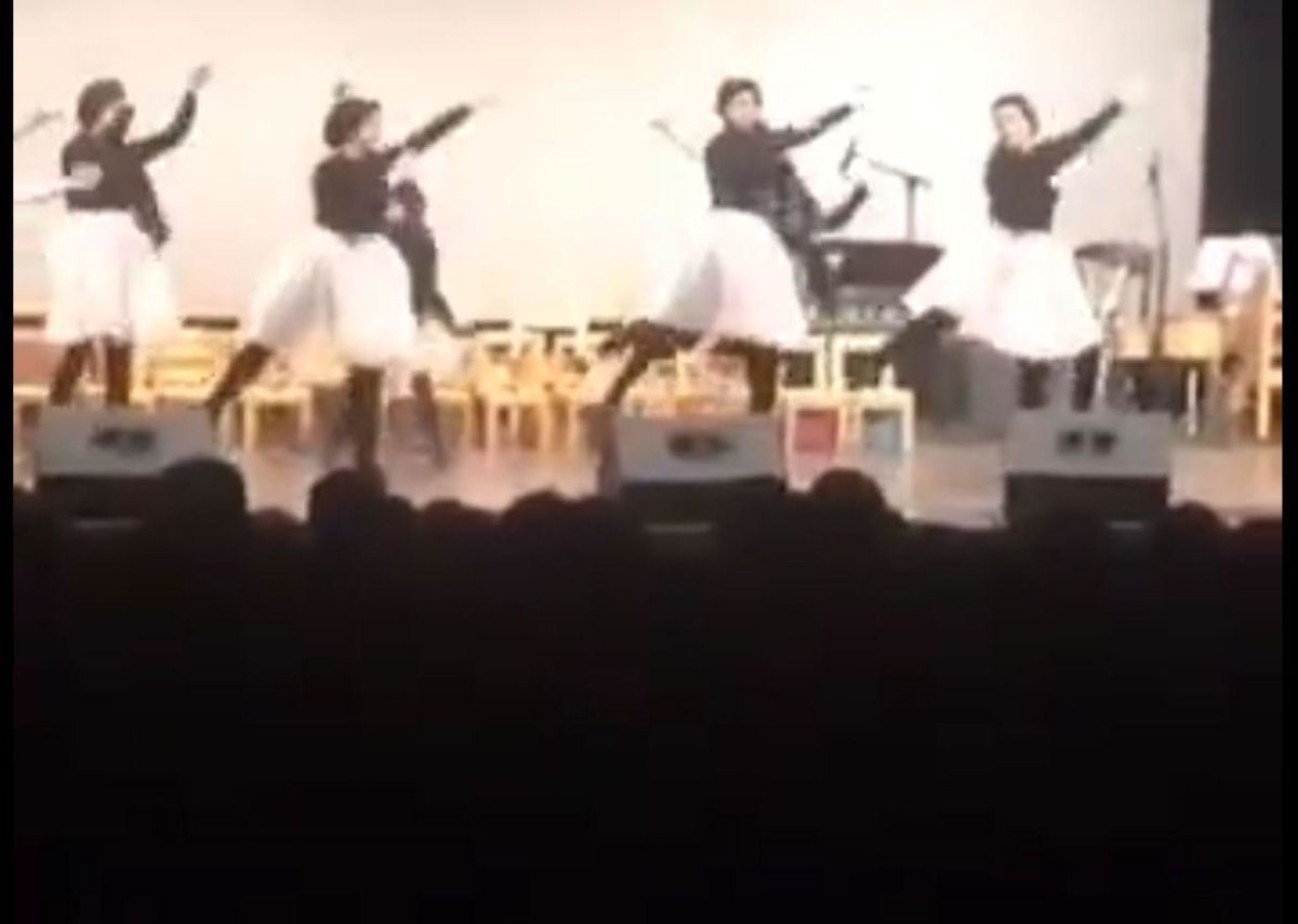 رقصیدن دختران در سالن ایوان شمس زیر نظر معاونت فرهنگی شهرداری تهران