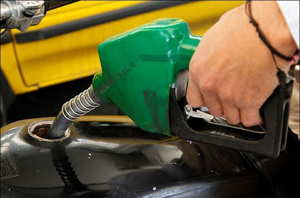 مخالفت مجلس با اعطای سهمیه یک لیتر بنزین در روز به هر ایرانی