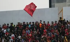 اعتراض جالب عکاسان ورزشی و رفتار جالب تماشاگران شمالی و جنوبی
