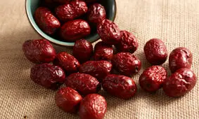 دمنوش عناب و تجربه خوابی راحت