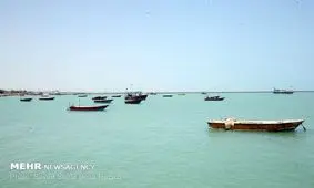 ۶ فروند قایق در آبهای خور بندزرک در آتش سوخت