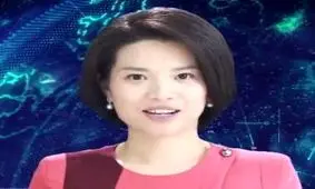 این خانم مجری خبر چینی شما را حیرت زده می کند