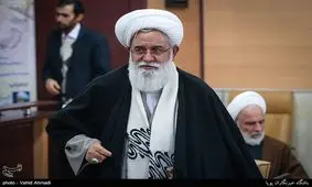 مسئولان زندگی رهبر انقلاب را الگو قرار دهند