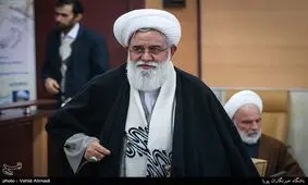 مسئولان زندگی رهبر انقلاب را الگو قرار دهند