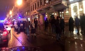 برخورد وحشتناک «بی ام و» با عابران پیاده + فیلم