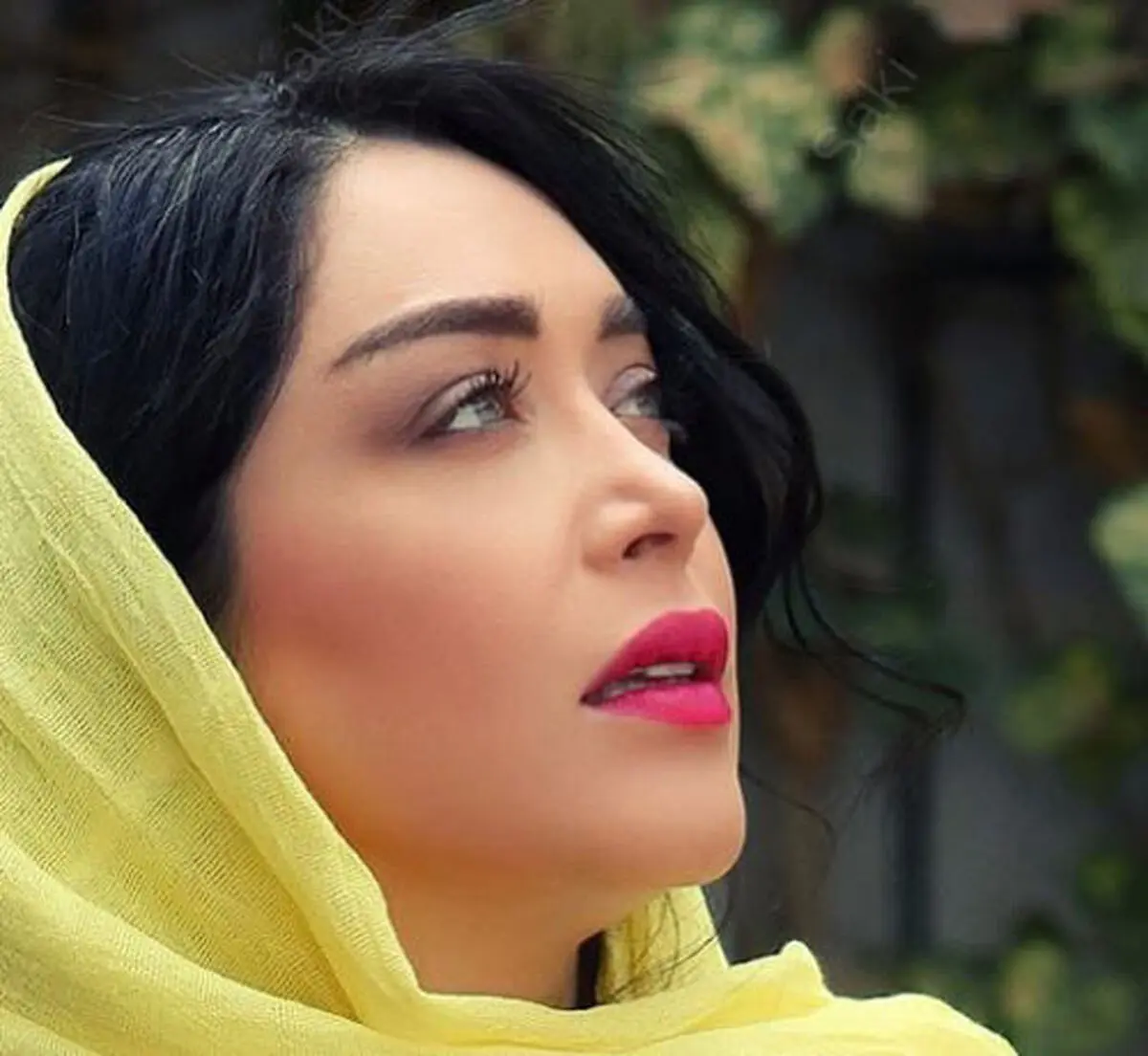 سلفی سارا منجزی پور و خانواده اش+عکس