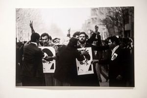 معلوم نیست سازندگان «مستند انقلاب 57» به آرشیو صدا و سیما دسترسی داشته اند یا نه