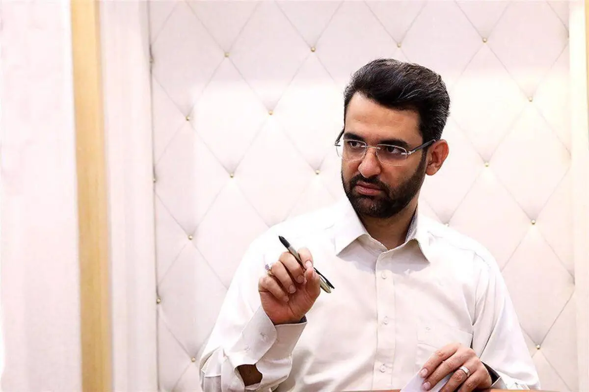 اتهام جاسوسی وزیر ارتباطات برای بیگانگان