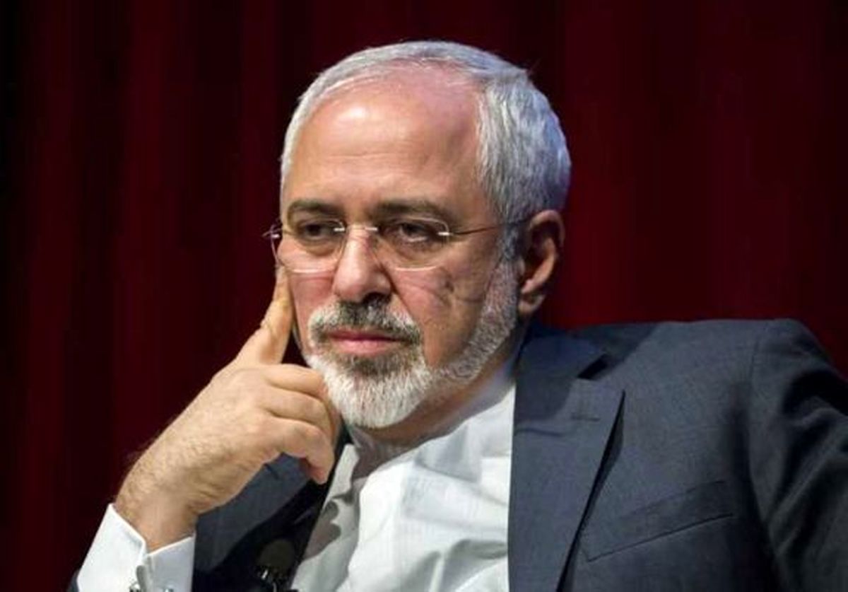 محمد جواد ظریف به احتمال استعفای جمعی از دیپلمات ها در وزارت خارجه واکنش نشان داد / با صلابت وظایف خود را انجام بدهید