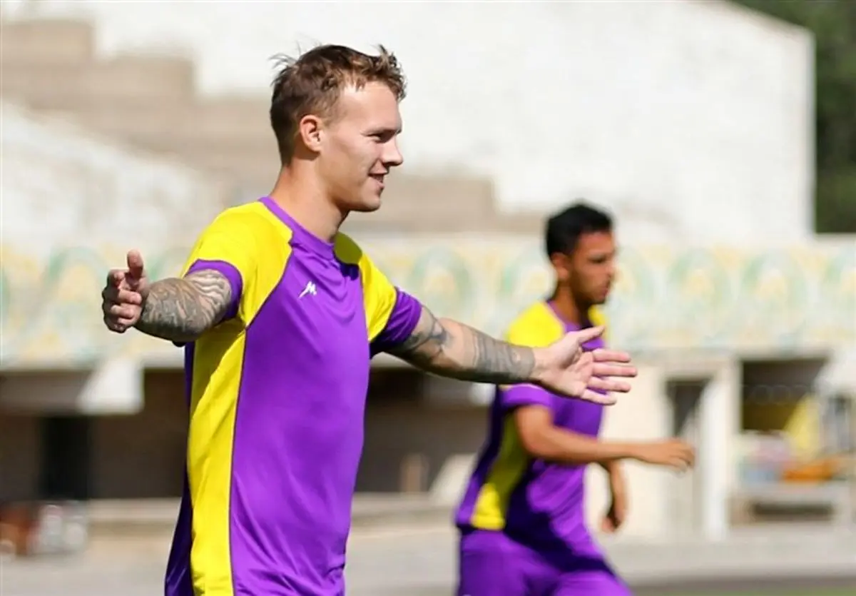 سرمربی تراکتورسازی تصمیم نهایی را در مورد اروین می‌گیرد