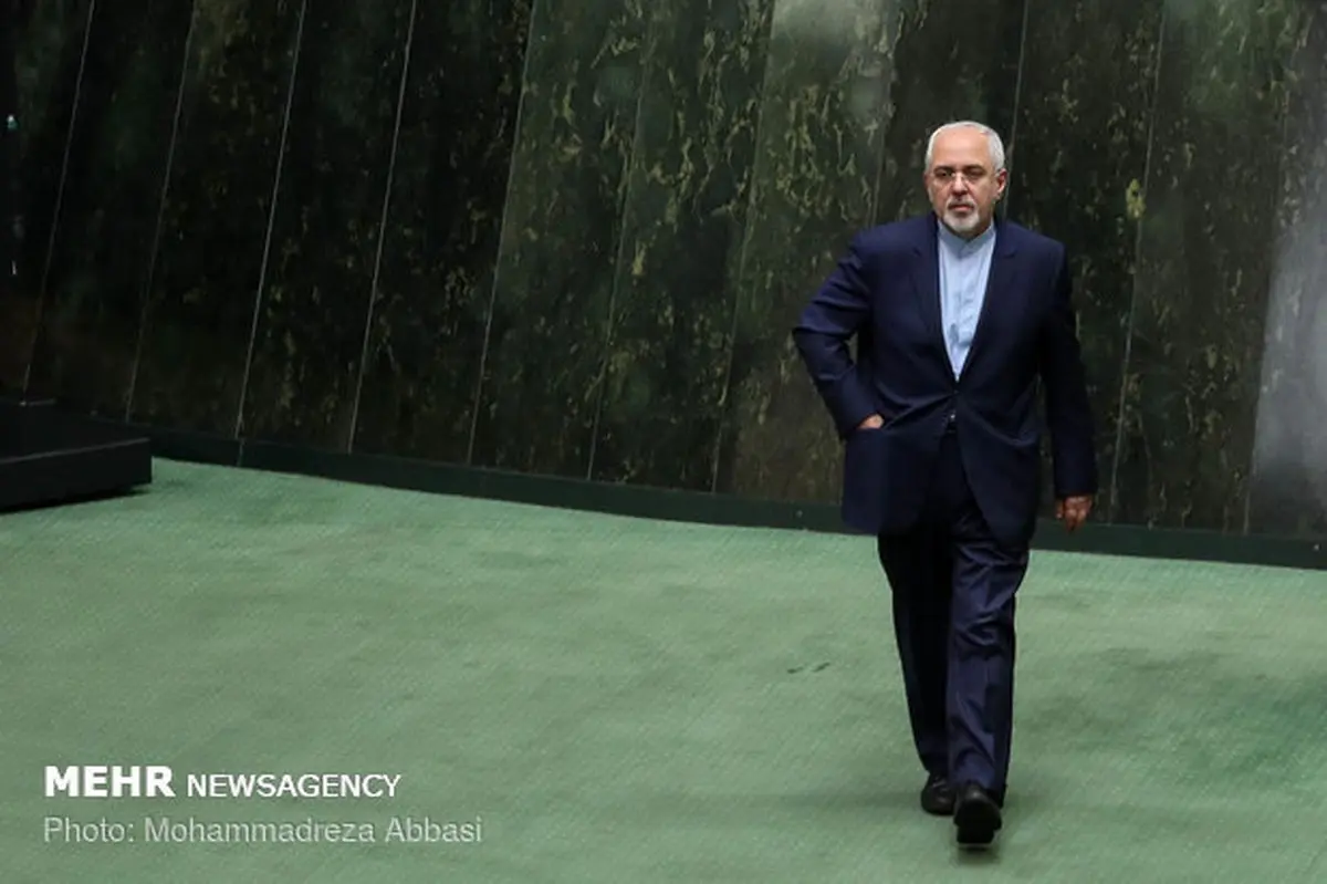 ۱۳۵ نماینده خواستار مخالفت روحانی با استعفای ظریف شدند