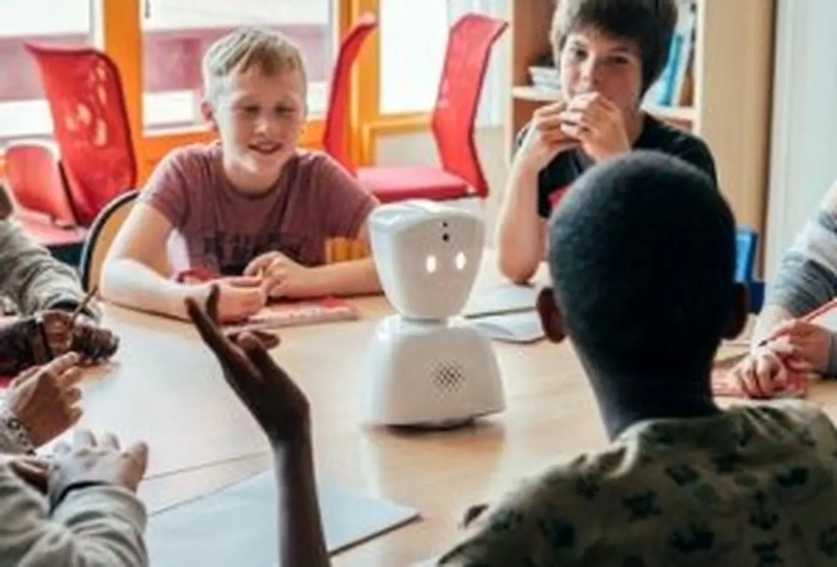 رباتی که بجای دانش آموز غایب به مدرسه می رود